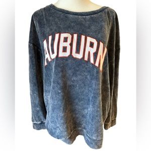 Auburn women’s crewneck sweatshirt. M dark blue